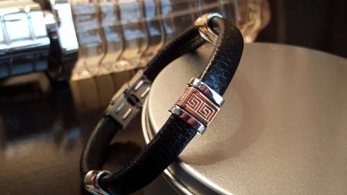 BRAND NEW VERSACE DESIGNER BRACELET FOR SALE