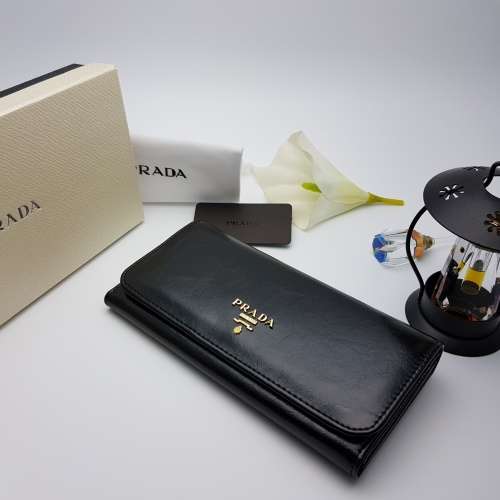 BRAND NEW PRADA DESIGNER WALLETS FOR SALE