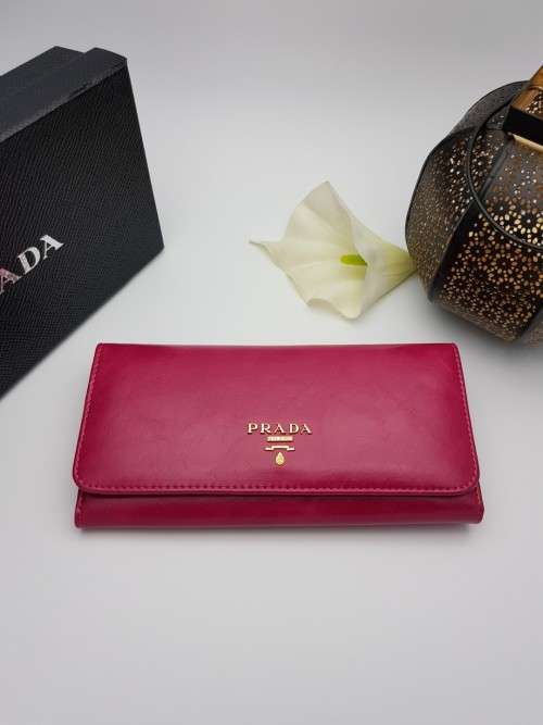BRAND NEW PRADA DESIGNER WALLETS FOR SALE