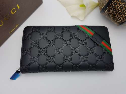 BRAND NEW GUCCI GENUINE LEATHER DESIGNER  WALLET FOR SALE