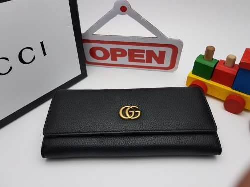 BRAND NEW GUCCI GENUINE LEATHER DESIGNER  WALLET FOR SALE