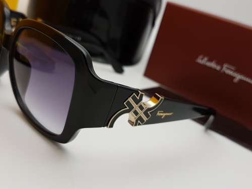 BRAND NEW SALVATORE FERRAGAMO DESIGNER SUNGLASSES FRAME FOR SALE