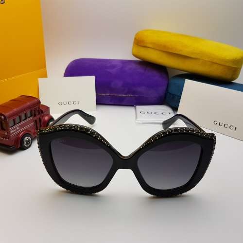 BRAND NEW GUcci DESIGNER SUNGLASSES FOR SALE