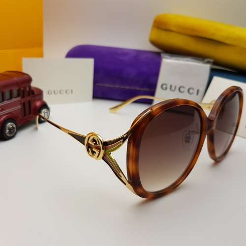 BRAND NEW GUcci DESIGNER SUNGLASSES FOR SALE