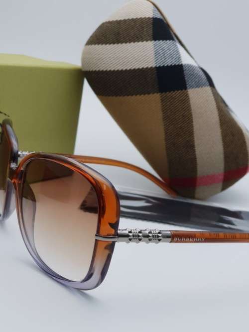 BRAND NEW BURBERRY DESIGNER SUNGLASSES FOR SALE