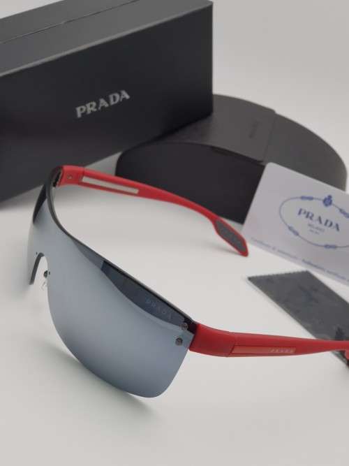 BRAND NEW PRADA  DESIGNER SUNGLASSES FOR SALE