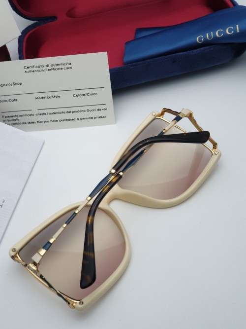 BRAND NEW GUCCI DESIGNER SUNGLASSES FOR SALE