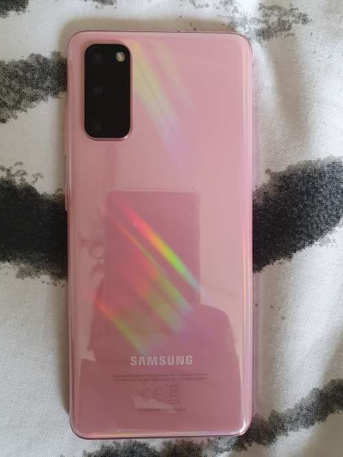 SAMSUNG S20 - FREE SHIPPING!