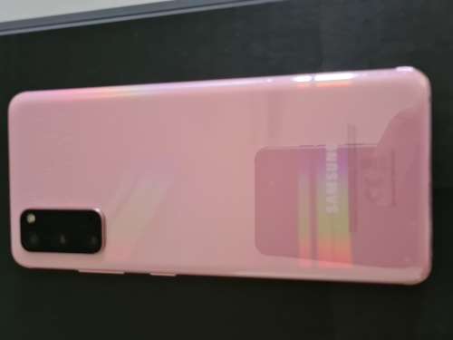 SAMSUNG S20