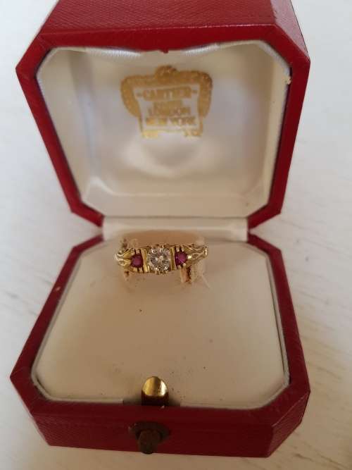 Stunning ANTIQUE RING IN CARTIER BOX -  0.56ct Diamond and ruby ring set in 18ct gold -