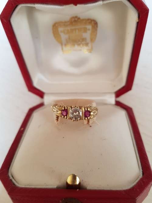 Stunning ANTIQUE RING IN CARTIER BOX -  0.56ct Diamond and ruby ring set in 18ct gold -
