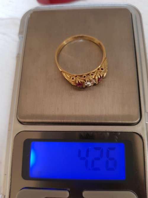 Stunning ANTIQUE RING IN CARTIER BOX -  0.56ct Diamond and ruby ring set in 18ct gold -