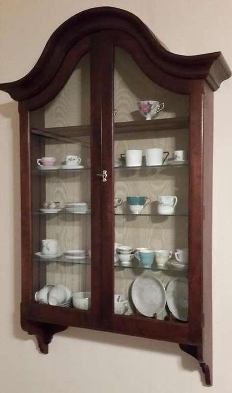 Display Cabinet - wall mounted