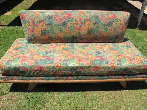 Deco Couch/ Day bed!