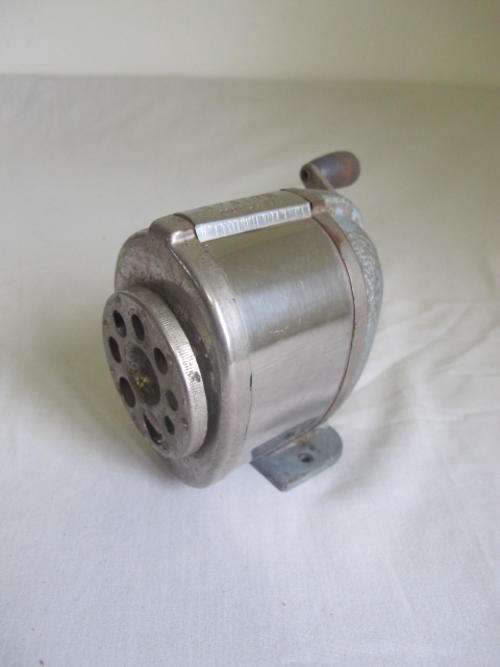 BOSTON MODEL KS MOUNTABLE PENCIL SHARPENER