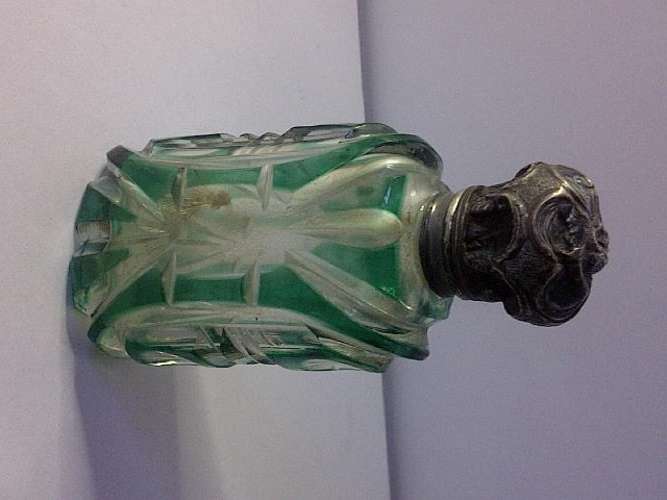 A work of art!! Two-toned Art Nouveau perfume bottle with pewter lid - SO CUTE