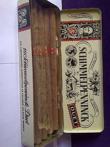 GENTLEMEN!! Lovely vintage SCHIMMELPENNINCK DUET Cigar tin WITH 5 ORIGINAL CIGARS