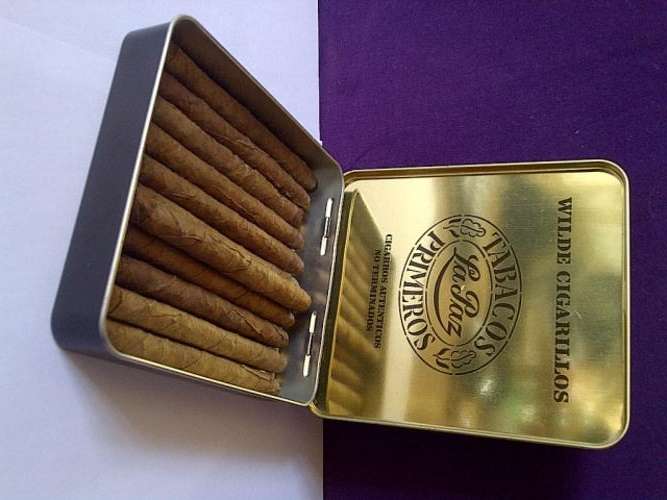 GENTLEMEN!! Vintage La Paz Tabacos Primeros - Wilde Cigarillos - with 11 original cigars in tin!!