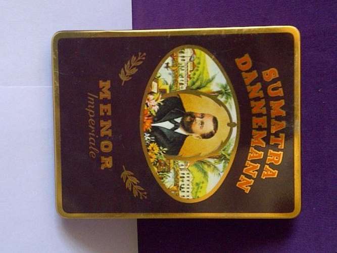 GENTLEMEN!! Vintage Sumatra Dannemann Menor Imperiale cigar tin with 6 Cigars remaining!!