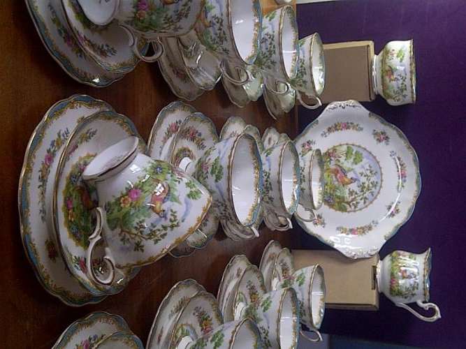 BREATHTAKING!! Gorgeous Royal Albert Chelsea Bird 39 Piece Tea Set - Incredibly Lovely!!
