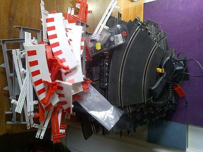 92 PIECES plus Accessories!! Ninco Model Racing Skylectrics Set