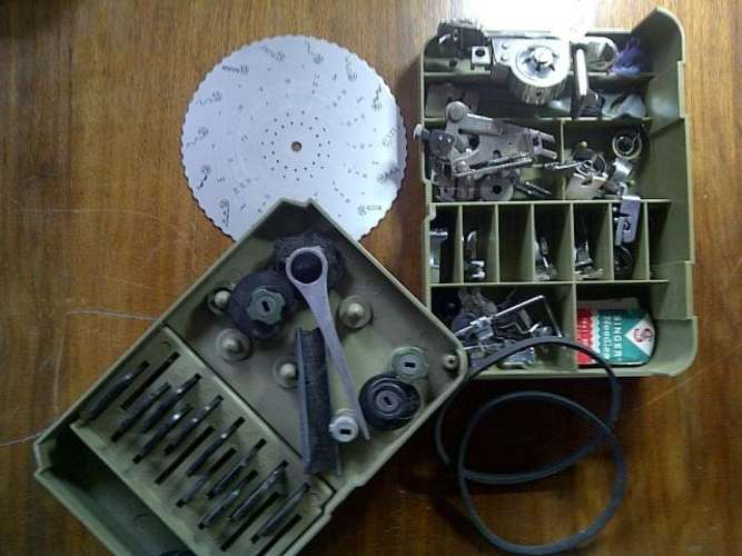 ONE BID FOR ALL - LOT OF SEWING MACHINE ACCESSORIES