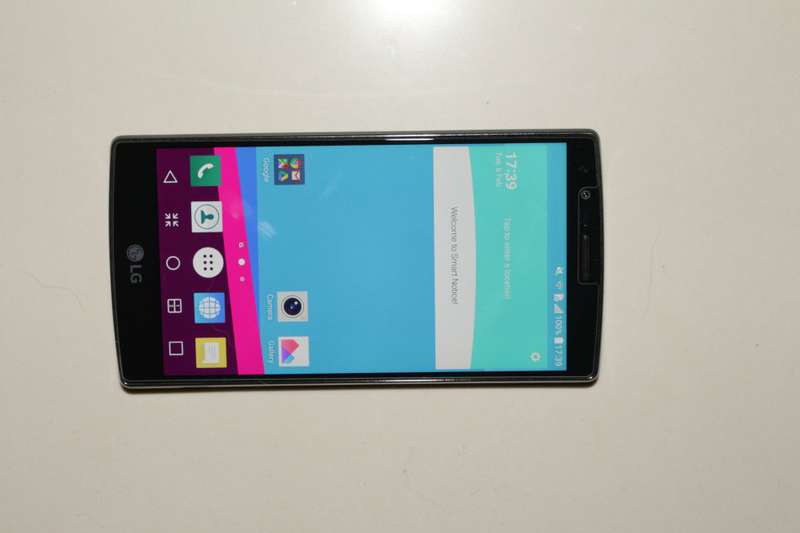 *COMBO DEAL* LG G4 SMARTPHONE *EXTRA BATTERY* *EXTRA CASES* NO RESERVE