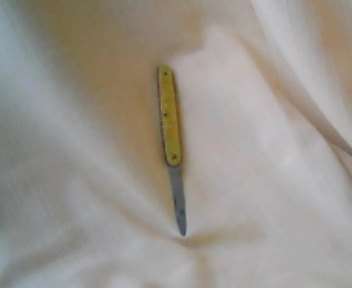 POCKET KNIFE WITH MOTHER OF PEARL HANDLE VERY VERY OLD