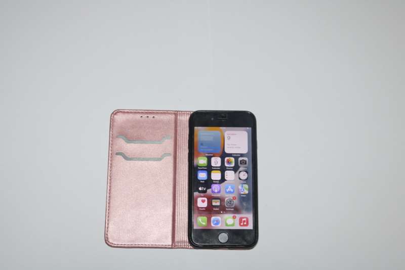 iPhone 7 32GB (Cover & Screenguard included)