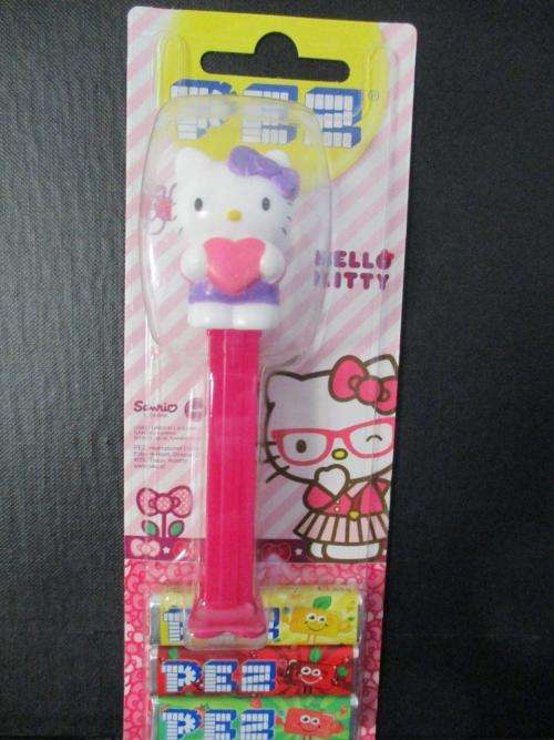 PEZ - Hello Kitty Heart - Pez Dispenser (NEW SEALED)