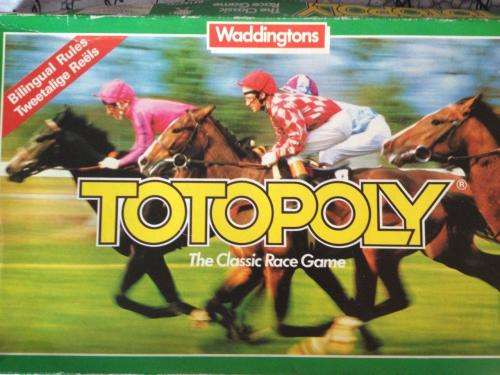 Totopoly - The Classic Race Game - Waddingtons Bilingual