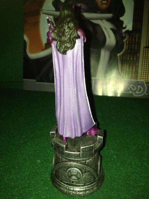DC Chess Collection - Huntress c/w Magazine no 21 Eaglemoss Collections