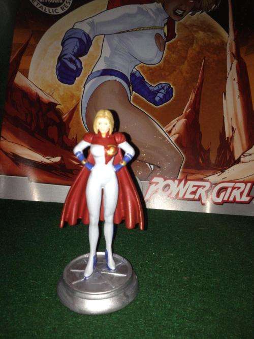 DC Chess Collection - Power Girl c/w Magazine no 45 Eaglemoss Collections