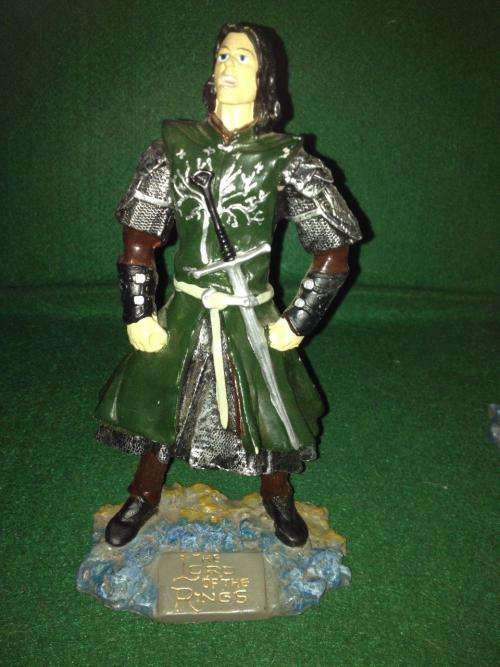 2 x Lord of The Rings Statues - +- 16cm