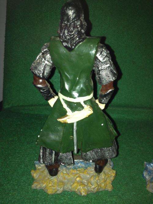 2 x Lord of The Rings Statues - +- 16cm