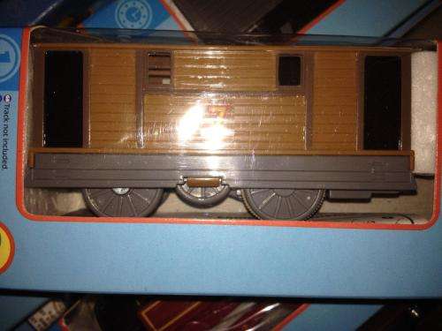 Thomas & Friends - Toby + 2 Carriages  Motorized Railway Track Master System- TOMY