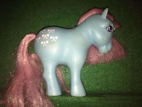 MY LITTLE PONY G1 1982 Made in Hong Kong  HASBRO VNTAGE EARTH PONY BOW-TIE