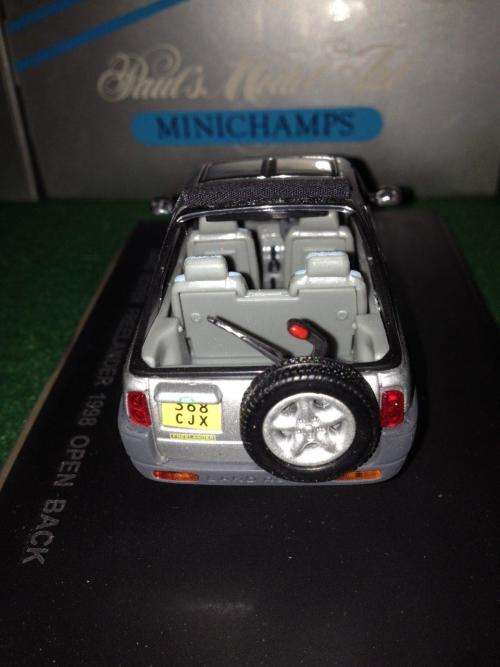 Universal Hobbies - Land Rover Freelander 1998 Open Back Silver - 1:43 Scale (NOS)