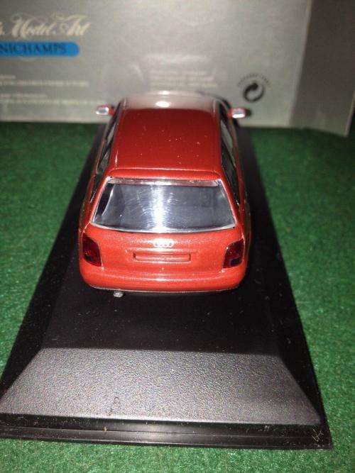 MiniChamps - Audi A4 Avant 1995 Metallic Red  1:43 Scale (NOS)