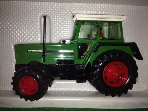 Britains - Fendt 615 LSA Tractor  - 1:32 Scale Made in England (NOS)
