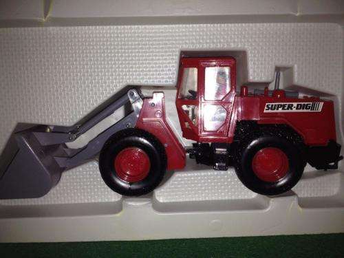 Britains - Superdig Heavy Digger  - 1:32 Scale Made in England (NOS)