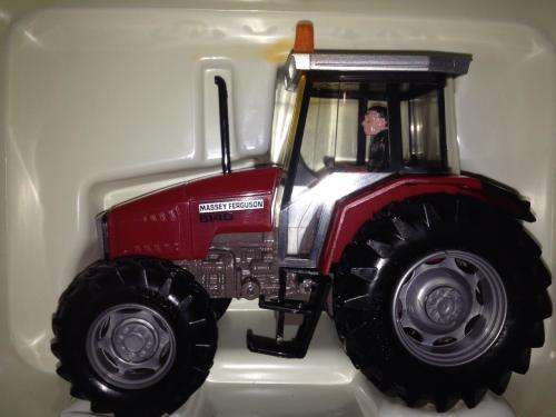 Britains - Massey Ferguson 6140 Tractor  - 1:32 Scale Made in Macau (NOS)