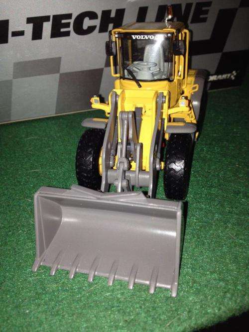 Motorart - Volvo - L60E with attachments  1:50 Scale (NOS)