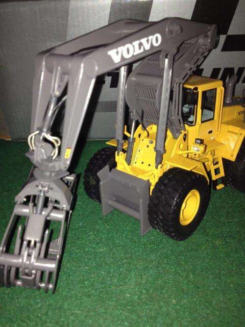 Motorart - Volvo - L180 High Lift 1:50 Scale (NOS)