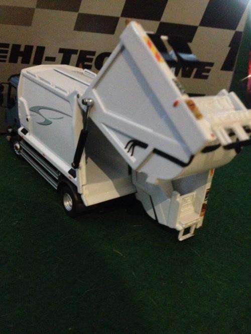 Motorart - Volvo - FL Refuse Dustbin Truck 1:50 Scale (NOS)