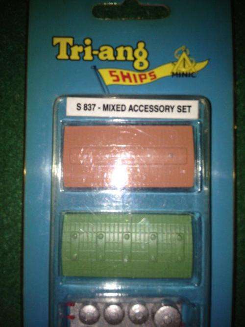 Tri-ang Ships S837 Mixed Accessory Set 4 piece blister pack 1:1200 Scale (NOS)