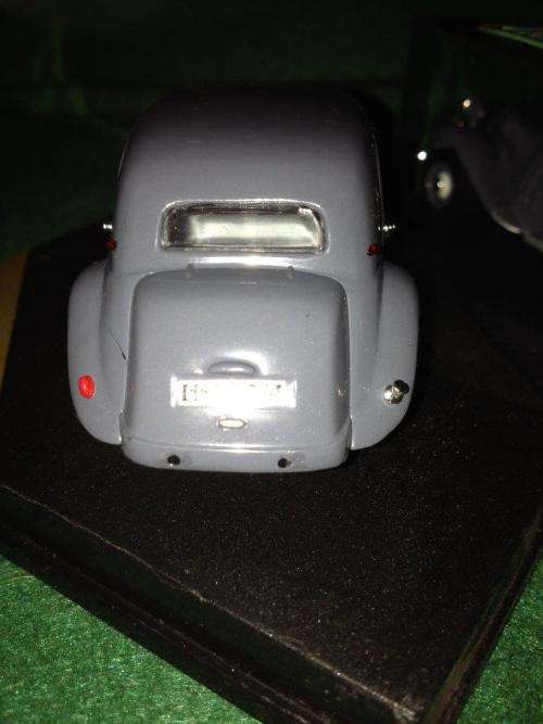 Vitesse - Citroen Traction 11B 1957 Gris Bruyere  - 1:43 Scale (NOS)