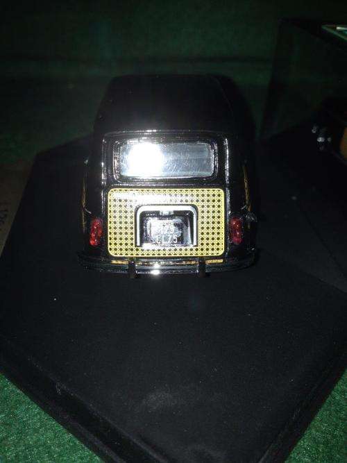 Vitesse - Limited Edition Renault R4L Parisienne 1963 no 1151 of 2000  - 1:43 Scale (NOS)