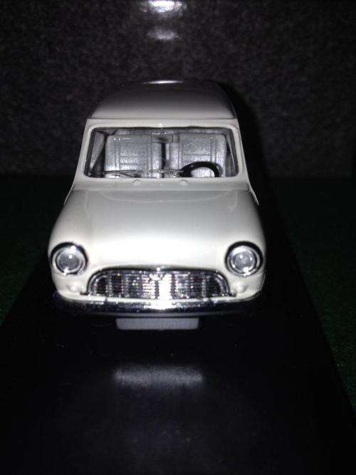 Vitesse - Morris Mini-Minor 1959 white  - 1:43 Scale (NOS)