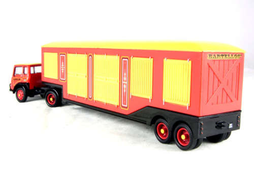 Hornby R7045 "Bartellos' Big Top Circus" Long Camel Truck - 1:76 00 Scale